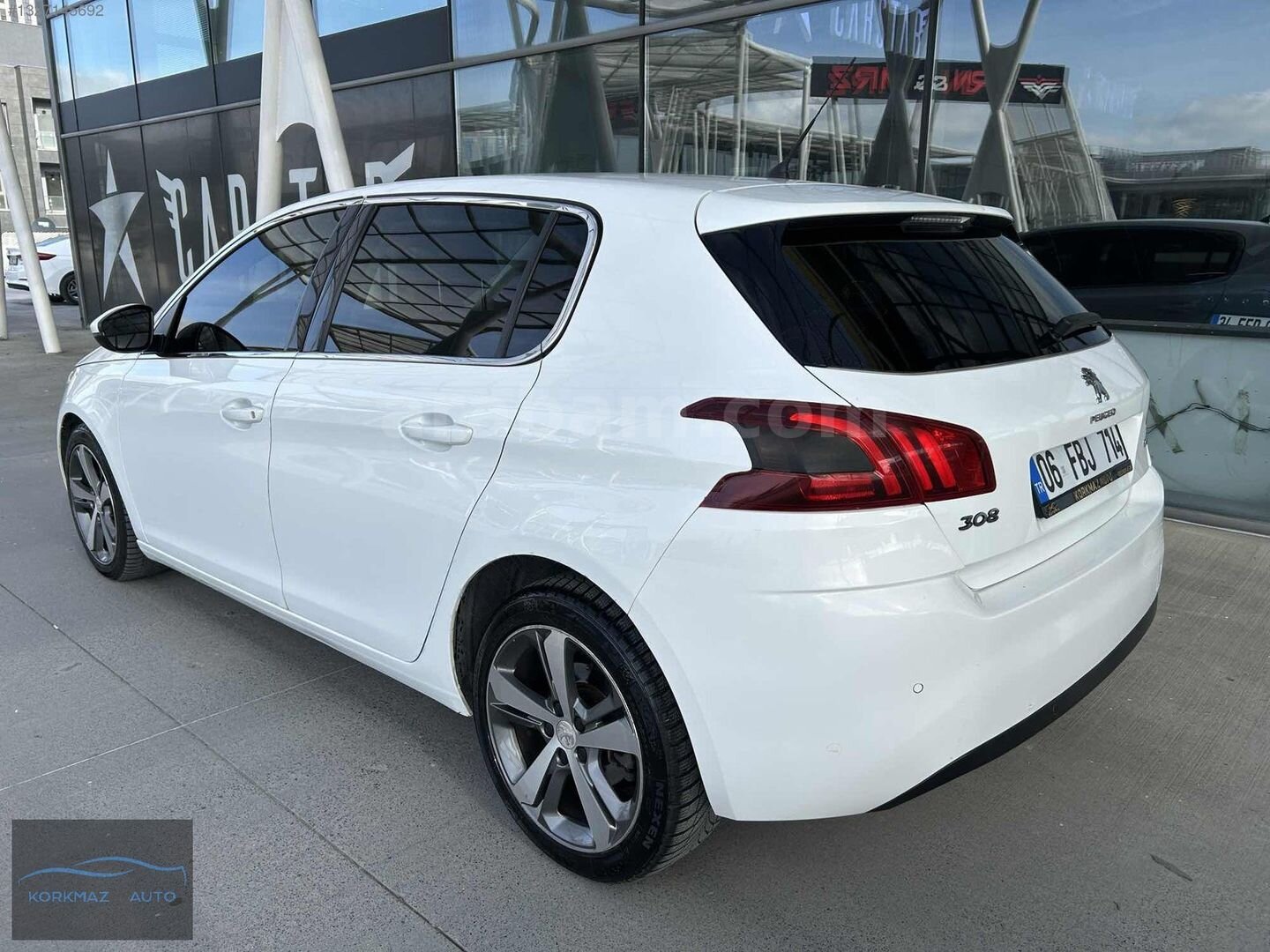 Galeriden Peugeot 308 1.6 BlueHdi Allure 2016 Model İstanbul 157.000 km Beyaz 3