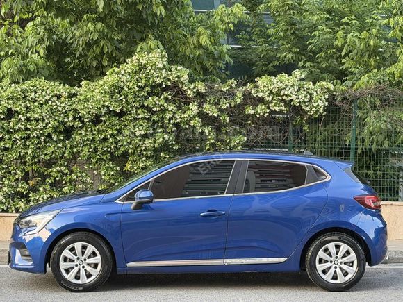 2022 Clio 1.0 TCe Joy X-Tronic 90 Bin Km Tesla Ekran