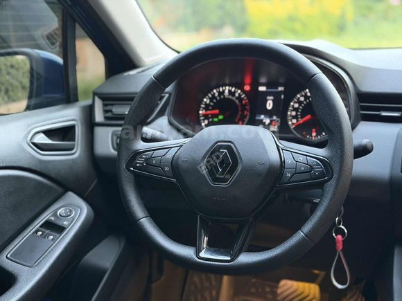 2022 Clio 1.0 TCe Joy X-Tronic 90 Bin Km Tesla Ekran