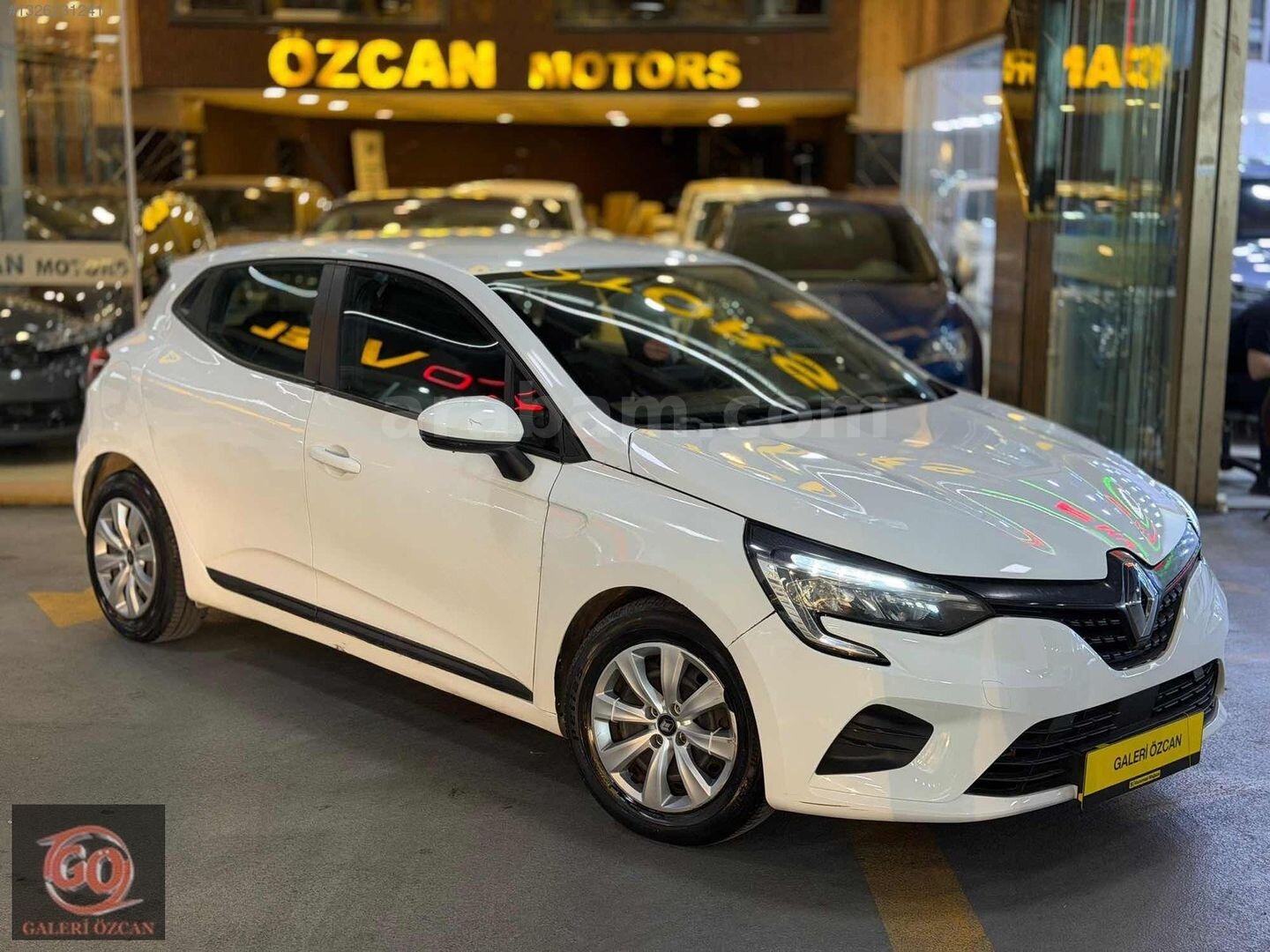 Galeriden Renault Clio 1.0 TCe Joy 2021 Model İstanbul 116.000 km Beyaz 1