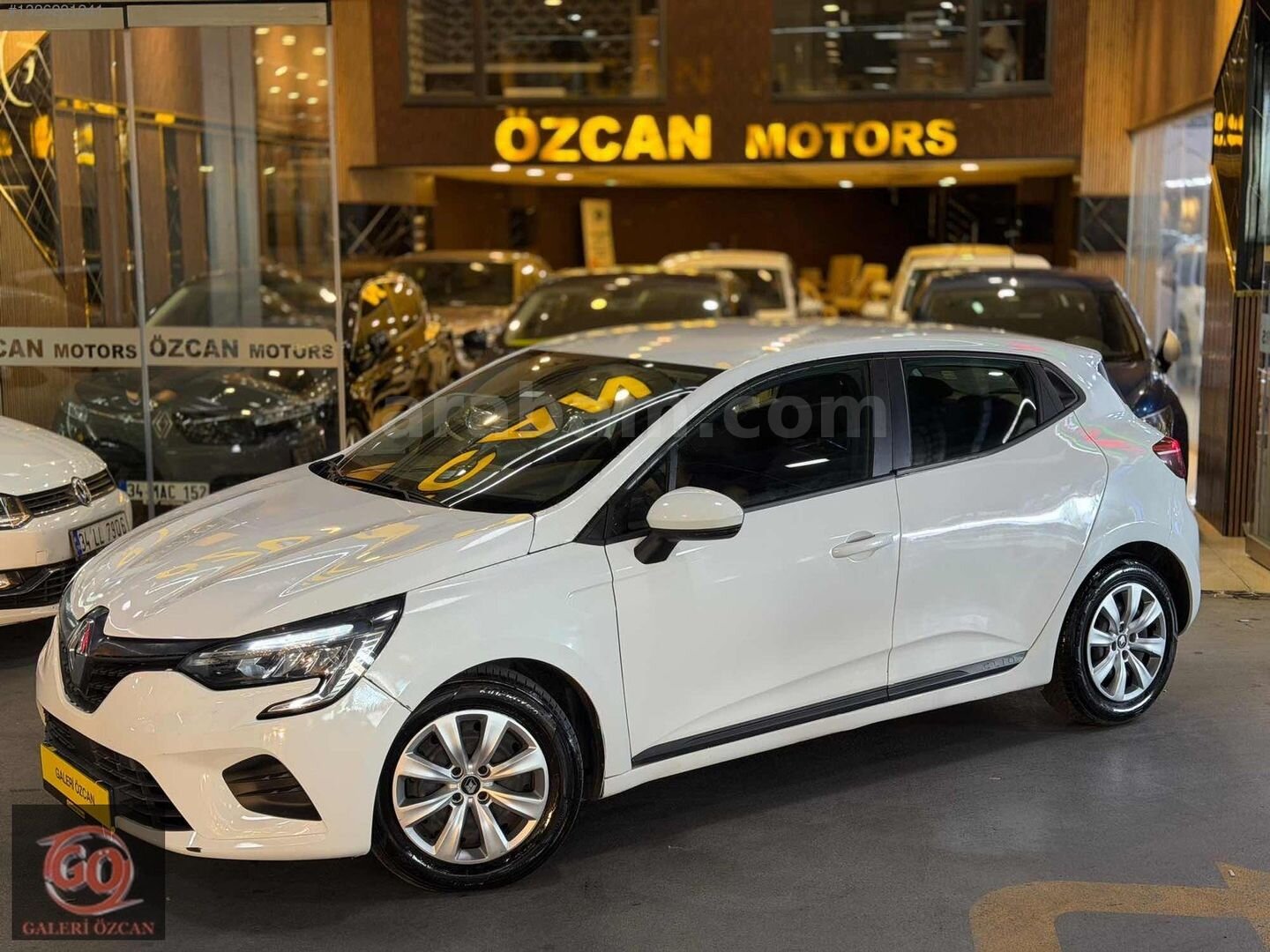 Galeriden Renault Clio 1.0 TCe Joy 2021 Model İstanbul 116.000 km Beyaz 3
