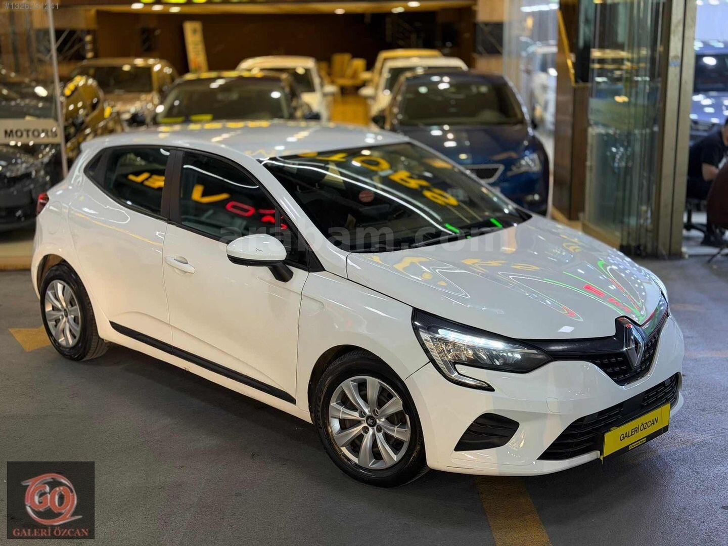 Galeriden Renault Clio 1.0 TCe Joy 2021 Model İstanbul 116.000 km Beyaz 2