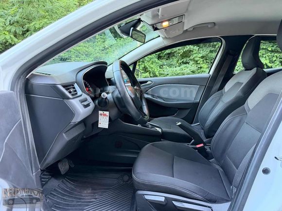 Renault Clio 1.0TCe Otomatik Vites