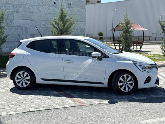 UZUNER AUTO'DAN 2022 CLIO OTOMATİK 176 bin km
