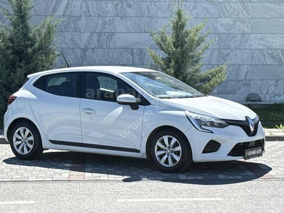 UZUNER AUTO'DAN 2022 CLIO OTOMATİK 176 bin km