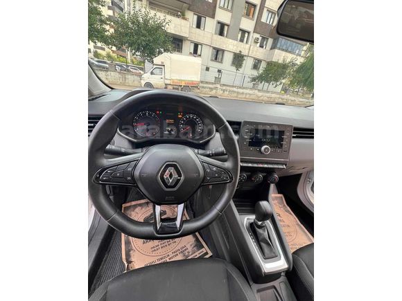 2021 MODEL CLİO HATASIZ BOYASIZ