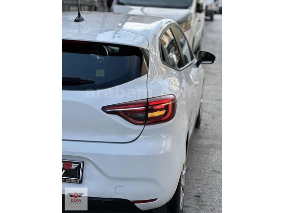 DEKA OTOMOTİV'DEN 2022 MODEL CLİO OTOMOTİK 72'BİNDE TESLA EKRAN