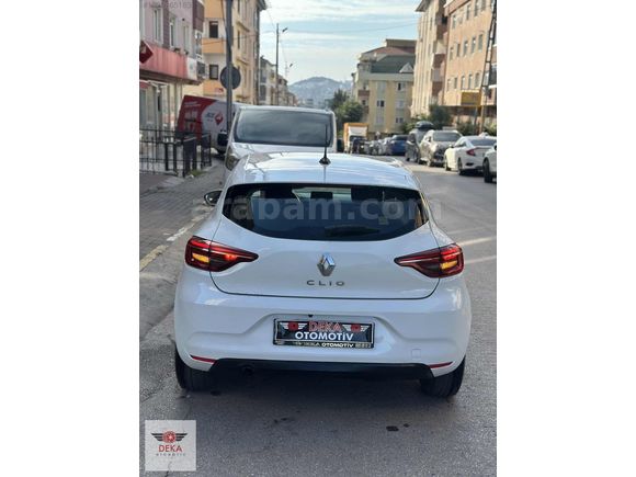 DEKA OTOMOTİV'DEN 2022 MODEL CLİO OTOMOTİK 72'BİNDE TESLA EKRAN