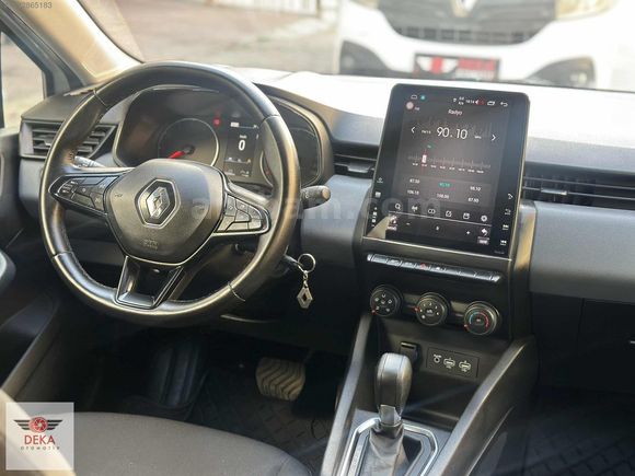 DEKA OTOMOTİV'DEN 2022 MODEL CLİO OTOMOTİK 72'BİNDE TESLA EKRAN