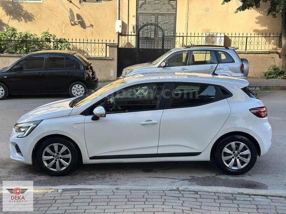 DEKA OTOMOTİV'DEN 2022 MODEL CLİO OTOMOTİK 72'BİNDE TESLA EKRAN