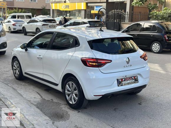 DEKA OTOMOTİV'DEN 2022 MODEL CLİO OTOMOTİK 72'BİNDE TESLA EKRAN