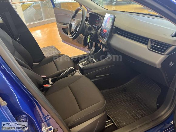 2022 CLİO 1.0TCE 90 HP LASMAN RENK TESLA EKRAN