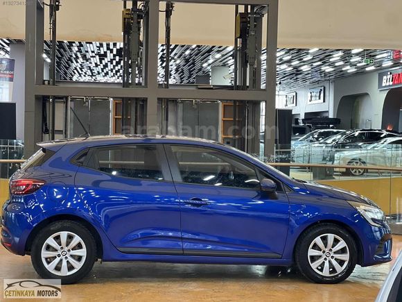 2022 CLİO 1.0TCE 90 HP LASMAN RENK TESLA EKRAN