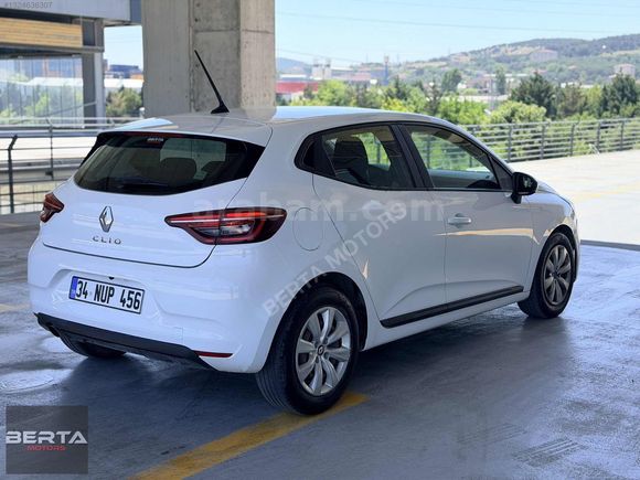 BERTA-2022 RENAULT CLİ0 1.0 TCE TESLA HATASIZ 295.000TL KREDİ
