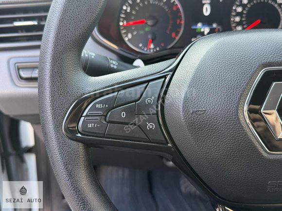SEZAİ AUTO'DAN 2021 CLİO 1.0 TCE OTOMATİK TESLA EKRANLI