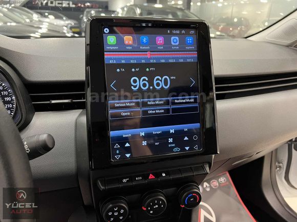 HATASIZ BOYASIZ 2022 MODEL RENAULT CLİO TESLA EKRAN GERİ GÖRÜŞ