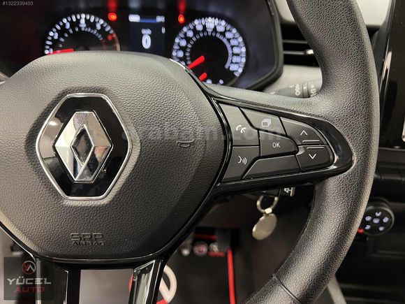 HATASIZ BOYASIZ 2022 MODEL RENAULT CLİO TESLA EKRAN GERİ GÖRÜŞ