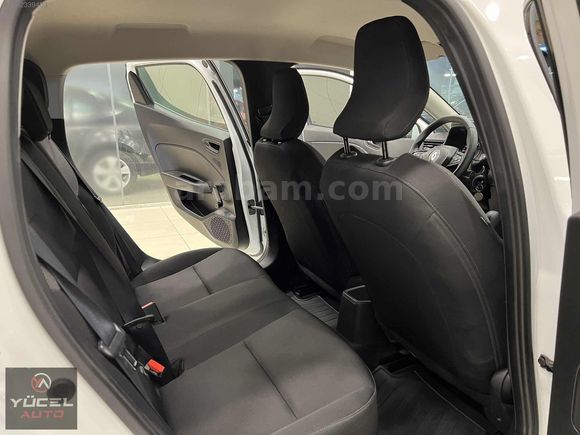 HATASIZ BOYASIZ 2022 MODEL RENAULT CLİO TESLA EKRAN GERİ GÖRÜŞ