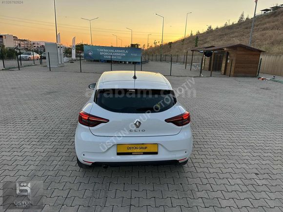2022 MODEL 1.0 TCE BENZİN OTOMATİK CLİO