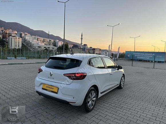 2022 MODEL 1.0 TCE BENZİN OTOMATİK CLİO