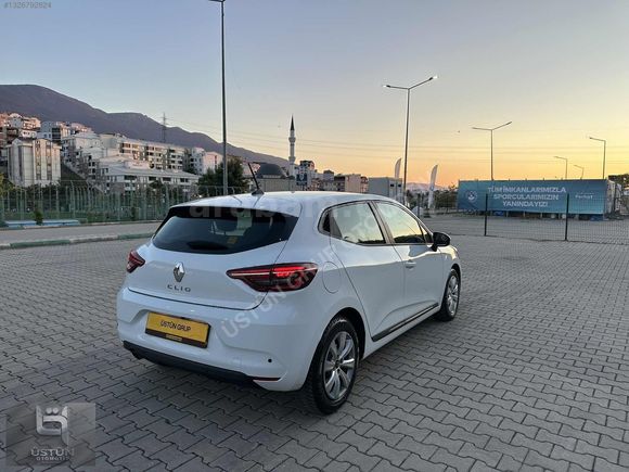 2022 MODEL 1.0 TCE BENZİN OTOMATİK CLİO
