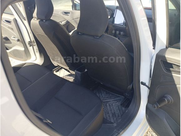 133 bin km de sadece 4 parça lokal boyalı Tesla ekranlı otomatik