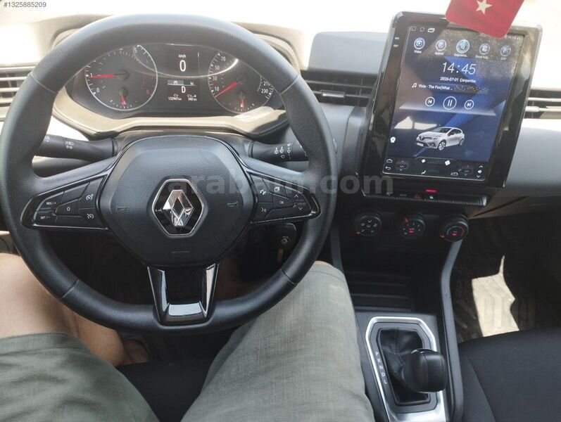 Galeriden Renault Clio 1.0 TCe Joy 2022 Model Antalya 133.000 km Beyaz