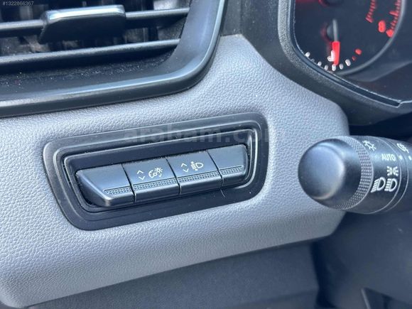 ! HATASIZ CLİO 1.0 TCE JOY X-TRONİC 59.600 KM'DE !