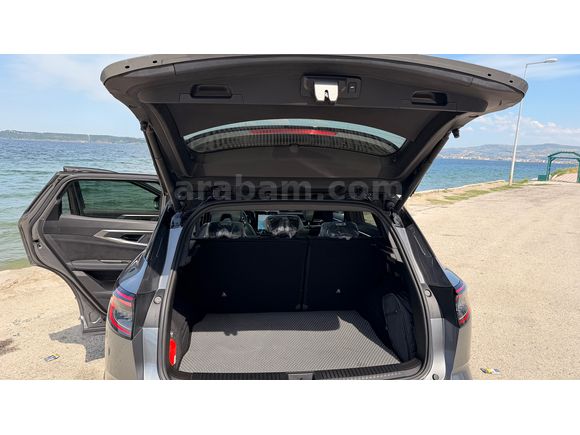 Bayan memurdan Sahibinden Renault Austral 1.3 Hybrid Techno Esprit Alpine 2024 Model 