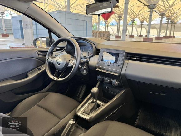 2023 RENAULT CLİO 1.0 TCe JOY , ORJINAL HATASIZ AYARINDA .