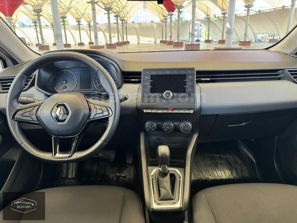2023 RENAULT CLİO 1.0 TCe JOY , ORJINAL HATASIZ AYARINDA .