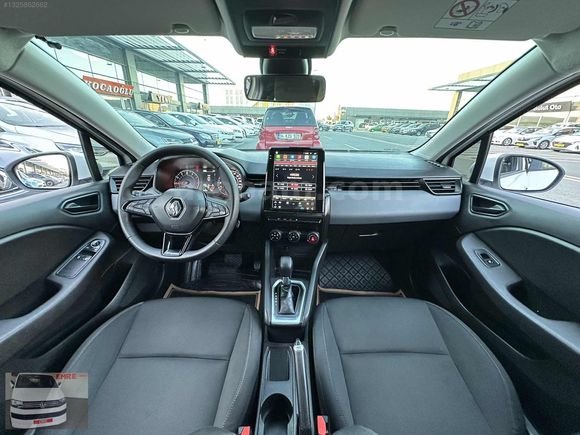 EMRE_DEN_2021_RENAULT_CLİO_TESLA_EKRAN_GERİ_GÖRÜŞ_KAMERA_OTOM