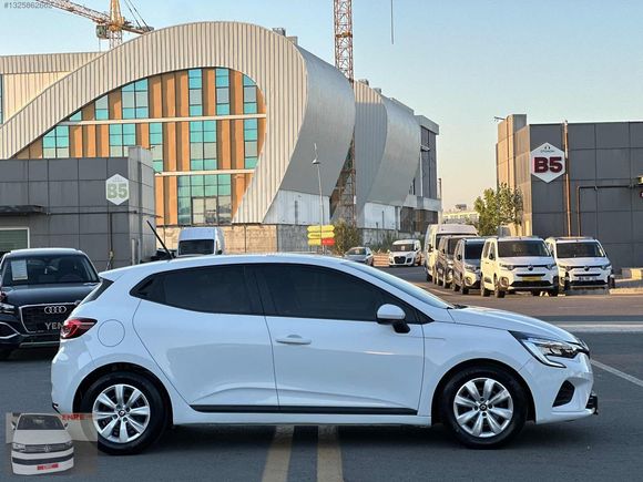 EMRE_DEN_2021_RENAULT_CLİO_TESLA_EKRAN_GERİ_GÖRÜŞ_KAMERA_OTOM