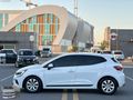 EMRE_DEN_2021_RENAULT_CLİO_TESLA_EKRAN_GERİ_GÖRÜŞ_KAMERA_OTOM