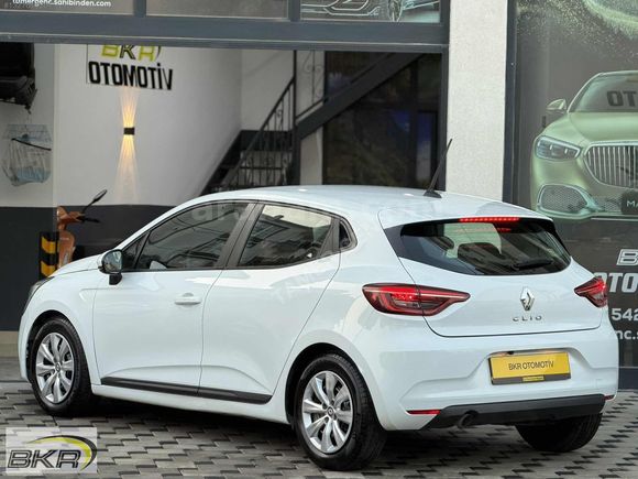 90 bin Km de 2022 otomatik clio
