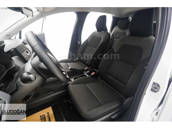 2023 MODEL RENAULT CLİO 1.0 TCE JOY OTOMATİK 60.000 KM
