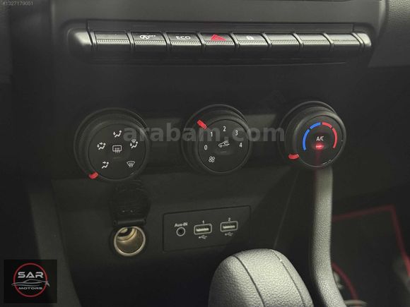 47.000 KM* 2022 CLİO 1.0 TCE DEĞİŞENSİZ TESLA EKRAN / GERİ GÖRÜŞ