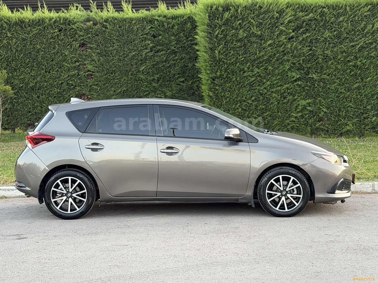 Galeriden Toyota Auris 1.33 Life 2016 Model Balıkesir 126.000 km Gri 4