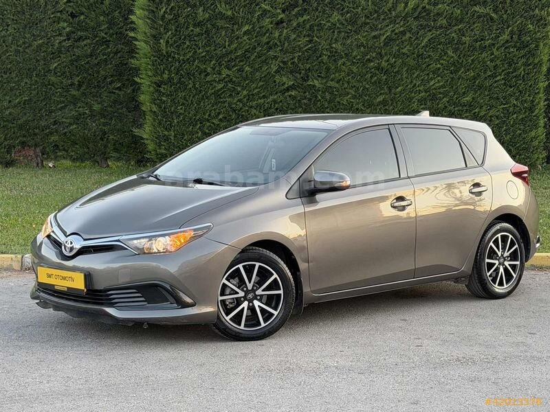 Galeriden Toyota Auris 1.33 Life 2016 Model Balıkesir 126.000 km Gri
