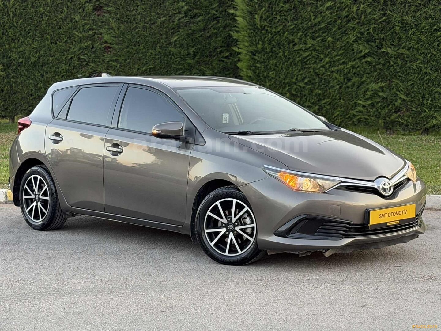 Galeriden Toyota Auris 1.33 Life 2016 Model Balıkesir 126.000 km Gri 3
