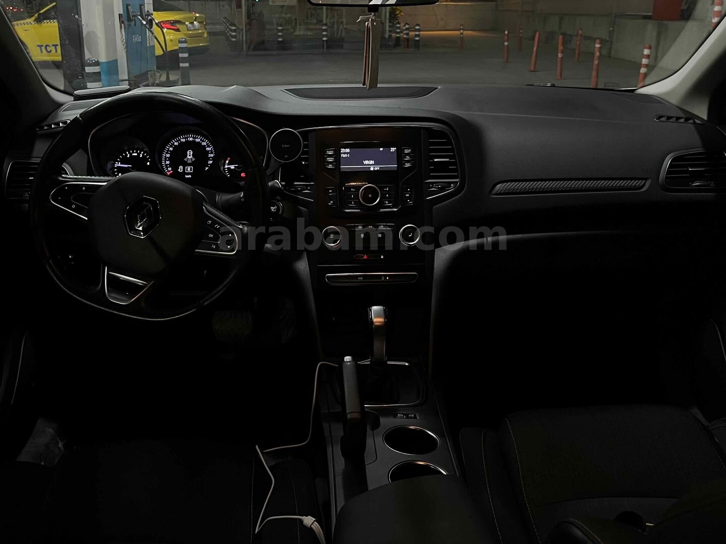 Sahibinden Renault Megane 1.5 Blue DCI Touch 2019 Model İstanbul 207.000 km Beyaz 6