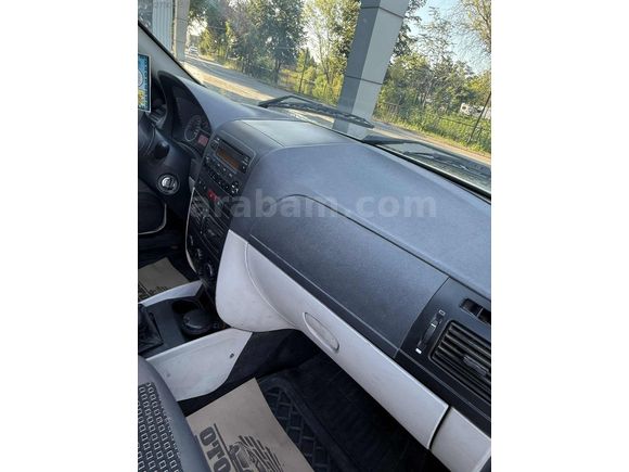 BAKMADAN GEÇME