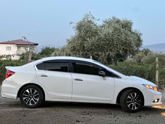 Sahibinden Honda Civic 1.6i VTEC Eco Elegance 2014 Model 