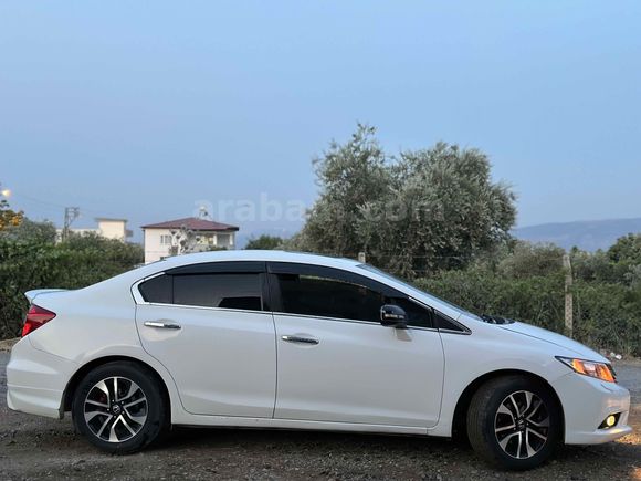 Sahibinden Honda Civic 1.6i VTEC Eco Elegance 2014 Model 