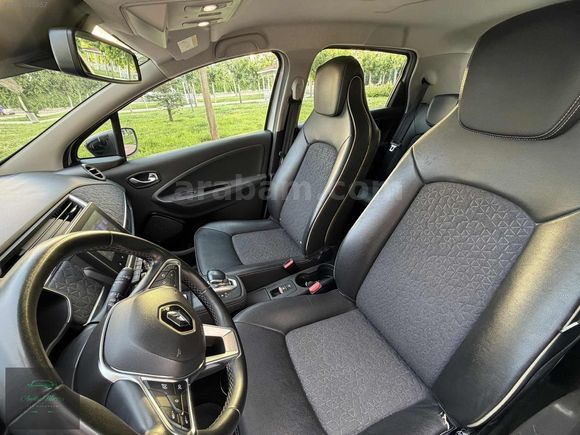 Galeriden Renault ZOE Intense 2023 Model Konya 38.000 km Beyaz