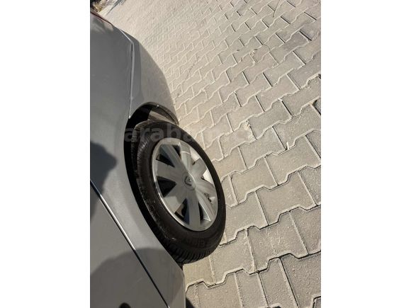 Temiz bakımlı clio symbol