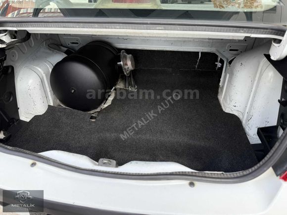 METALİK AUTO dan HATASIZ BOYASIZ 185 KM de CLİO ALİZE