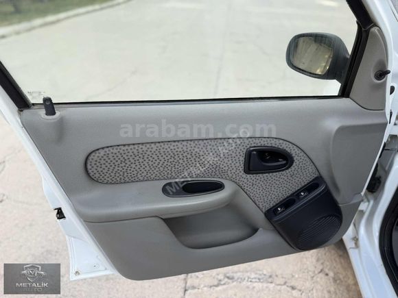 METALİK AUTO dan HATASIZ BOYASIZ 185 KM de CLİO ALİZE