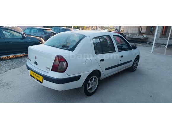 RENAULT CLİO 2006 MODEL DARBESİZ..