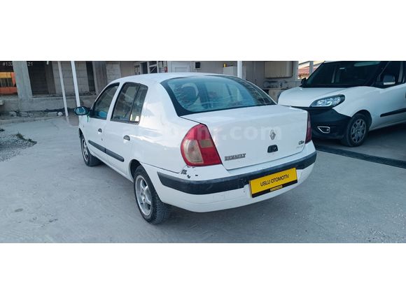 RENAULT CLİO 2006 MODEL DARBESİZ..